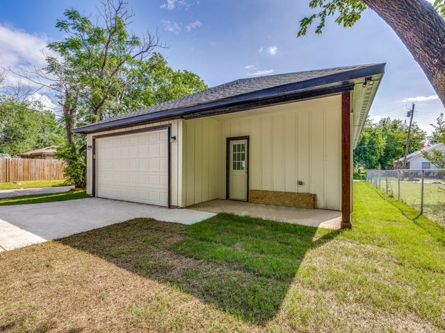 747 N Wilhite Street, Cleburne, TX 76031