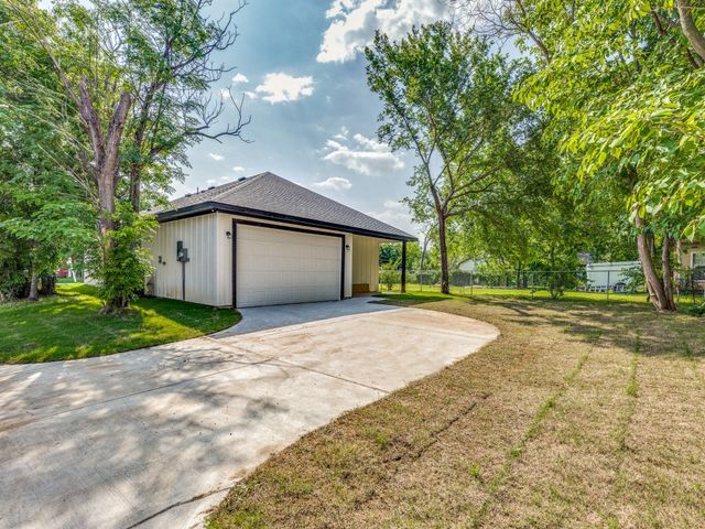 747 N Wilhite Street, Cleburne, TX 76031