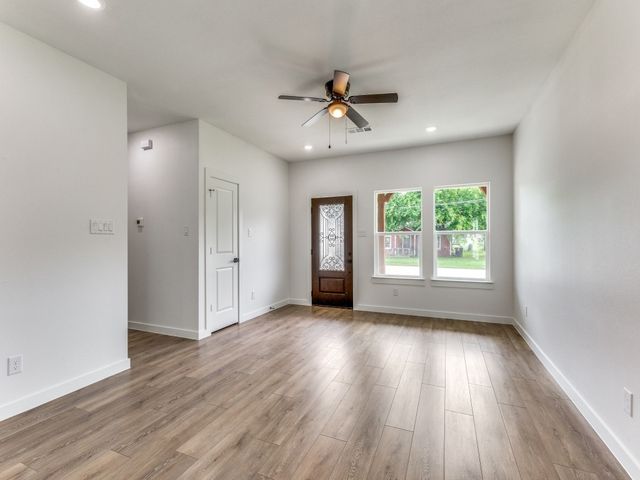747 N Wilhite Street, Cleburne, TX 76031
