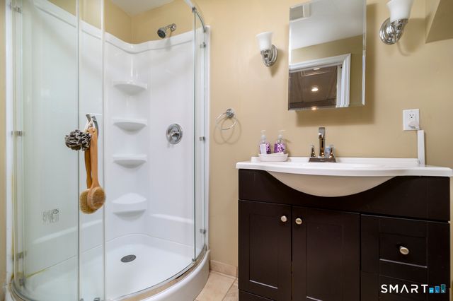 596 Glenbrook Road APT 12, Stamford, CT 06906