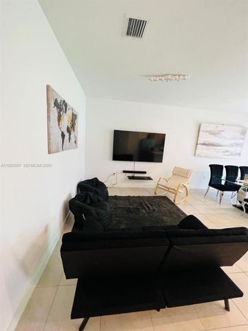 711 SW 11th St, Florida City, FL 33034