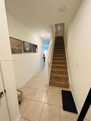 711 SW 11th St, Florida City, FL 33034