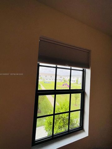 711 SW 11th St, Florida City, FL 33034