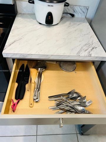 711 SW 11th St, Florida City, FL 33034