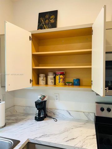 711 SW 11th St, Florida City, FL 33034