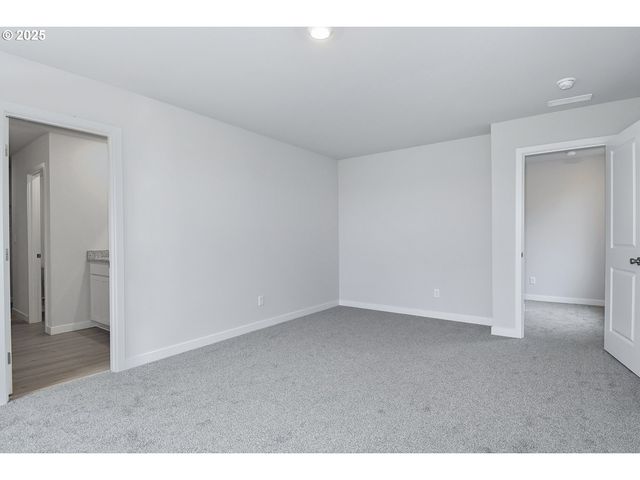 1393 OWL Ave, Woodburn, OR 97071