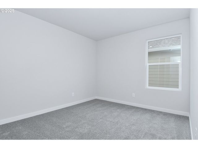 1393 OWL Ave, Woodburn, OR 97071