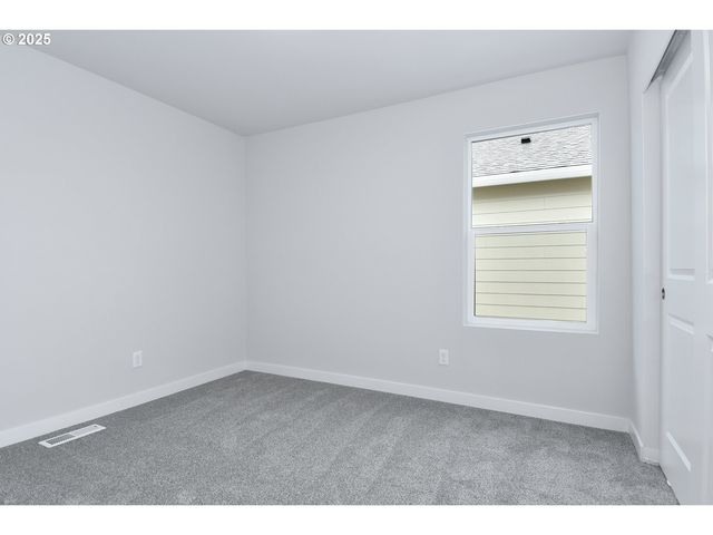 1393 OWL Ave, Woodburn, OR 97071