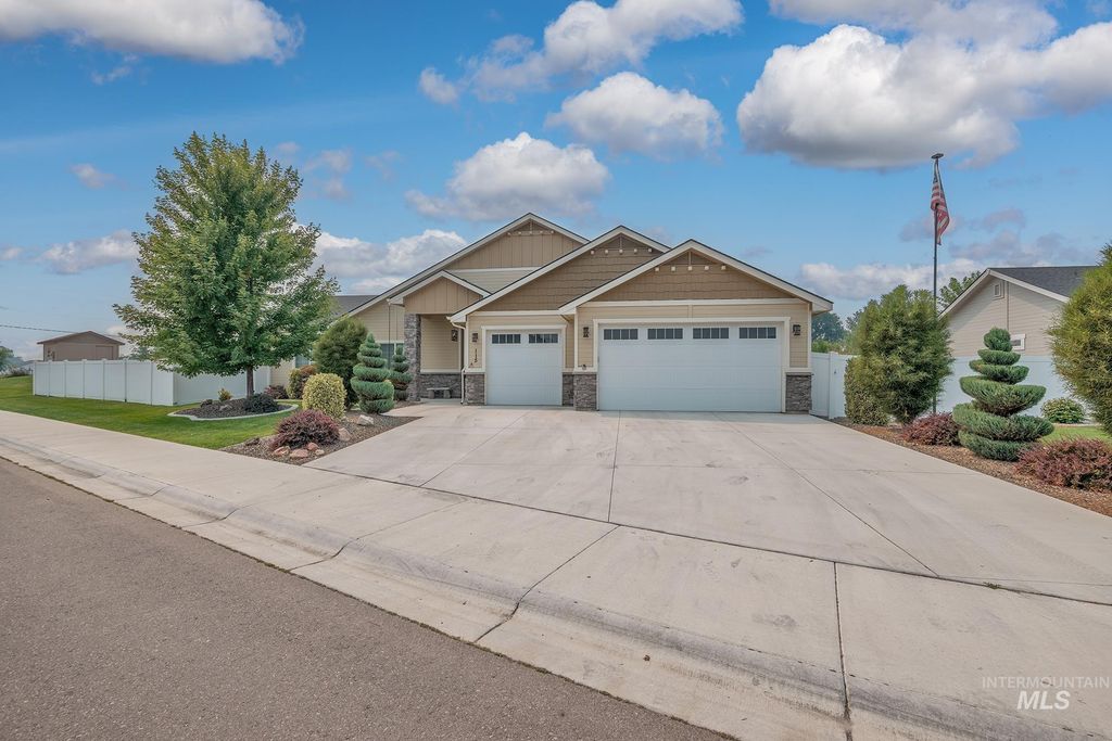115 Grizzly Drive, Fruitland, ID 83619 photo 2