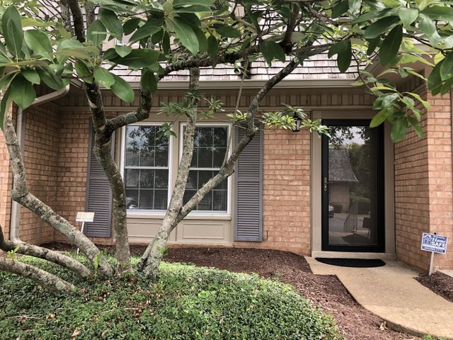 3000 Hillsboro Pike Apt 32, Nashville, TN 37215