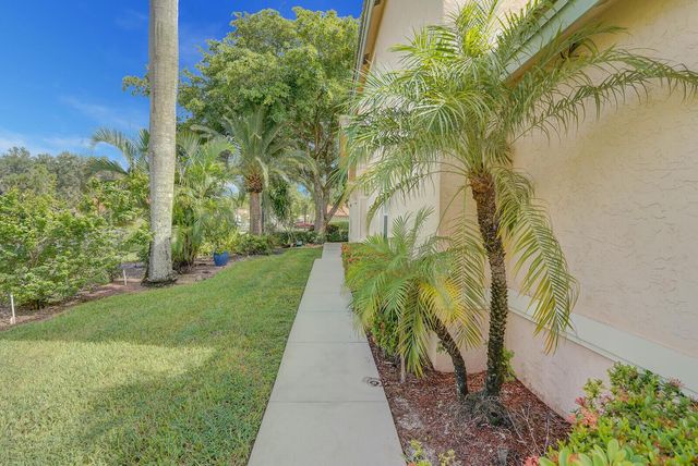 10673 Pelican Drive, Wellington, FL 33414