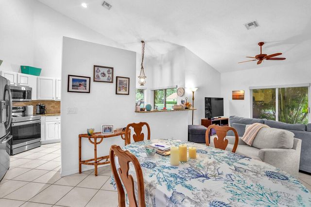 10673 Pelican Drive, Wellington, FL 33414