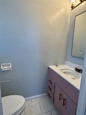800 N Markwell Avenue, Moore, OK 73160