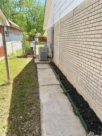800 N Markwell Avenue, Moore, OK 73160