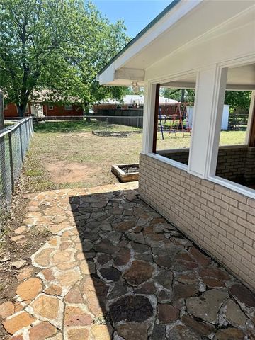 800 N Markwell Avenue, Moore, OK 73160