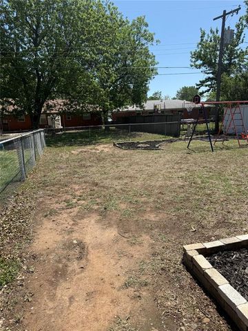 800 N Markwell Avenue, Moore, OK 73160