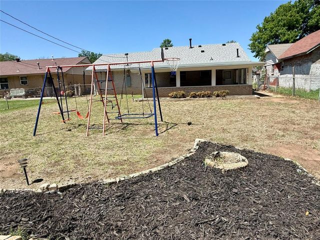 800 N Markwell Avenue, Moore, OK 73160