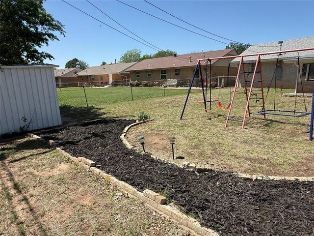 800 N Markwell Avenue, Moore, OK 73160