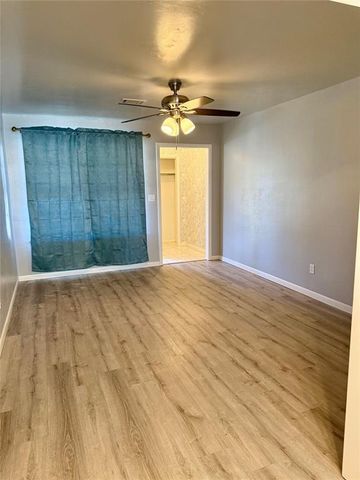800 N Markwell Avenue, Moore, OK 73160