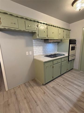 800 N Markwell Avenue, Moore, OK 73160