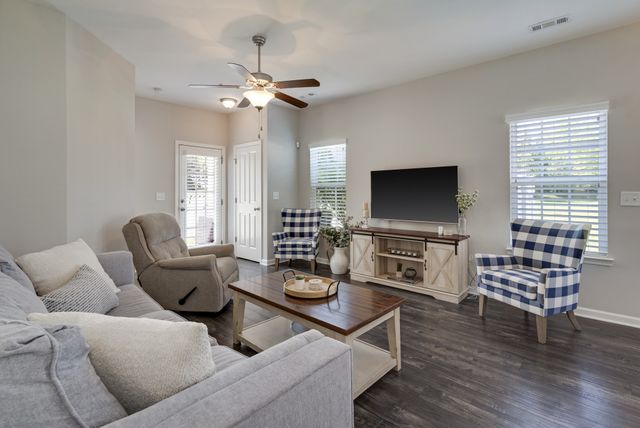 101 Dursley Ln, Spring Hill, TN 37174