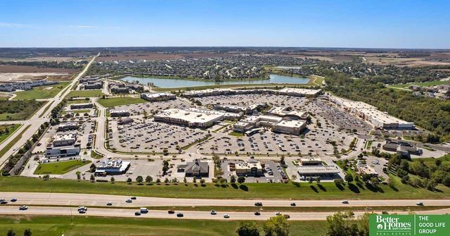 8612 Reed Street, Papillion, NE 68046