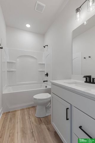 8612 Reed Street, Papillion, NE 68046