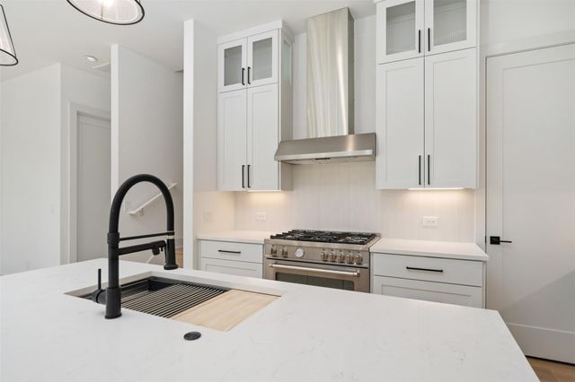 4010 Valley View RD 1B, Austin, TX 78704