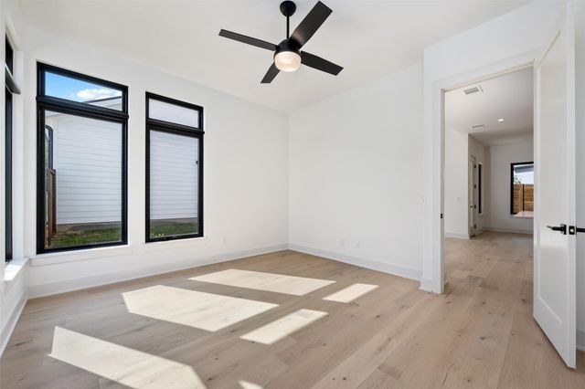 4010 Valley View RD 1B, Austin, TX 78704