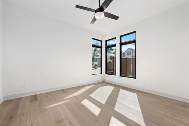 4010 Valley View RD 1B, Austin, TX 78704