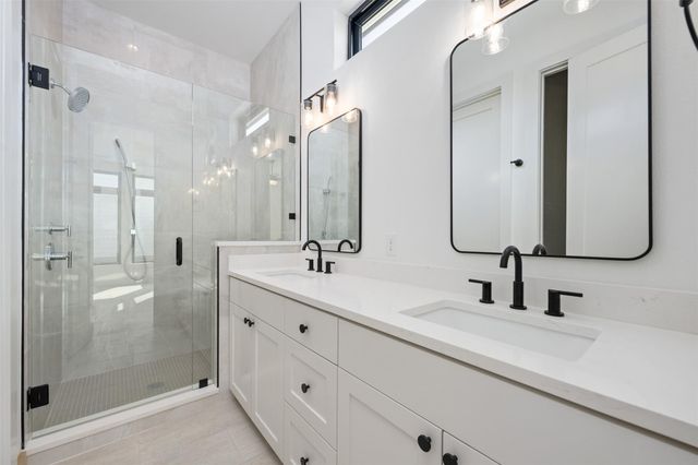 4010 Valley View RD 1B, Austin, TX 78704