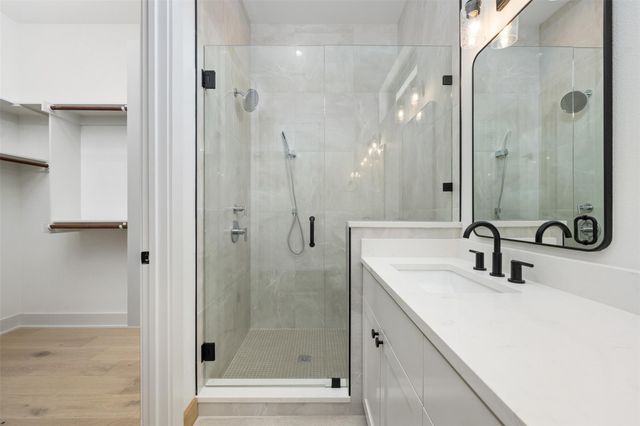 4010 Valley View RD 1B, Austin, TX 78704