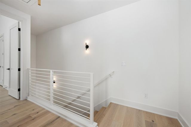 4010 Valley View RD 1B, Austin, TX 78704