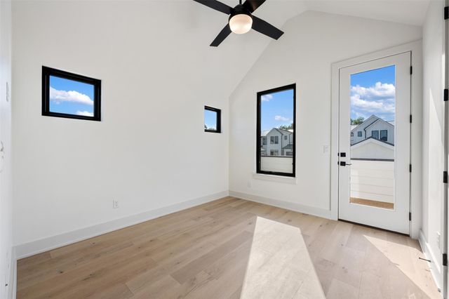 4010 Valley View RD 1B, Austin, TX 78704