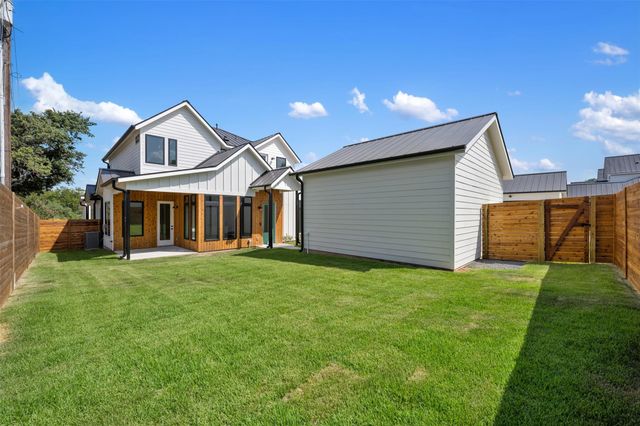 4010 Valley View RD 1B, Austin, TX 78704