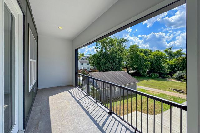 2213 18th Ave, N, Nashville, TN 37208