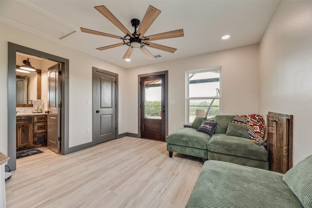 9924 NW County Road 2221, Barry, TX 75102