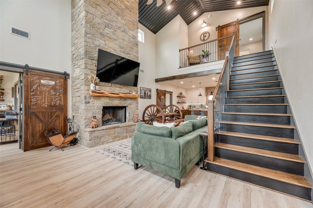 9924 NW County Road 2221, Barry, TX 75102