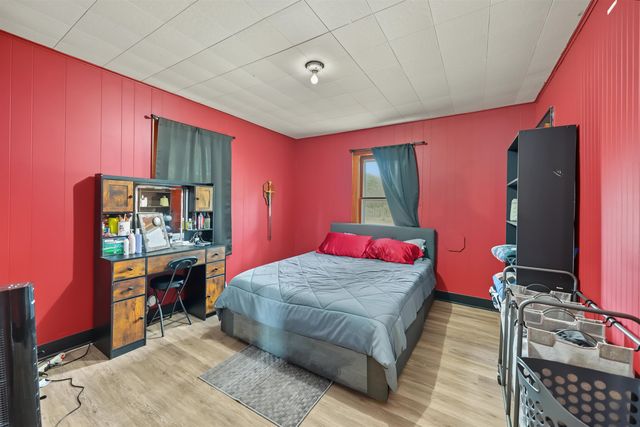 614 Charles St, Salina, KS 67401