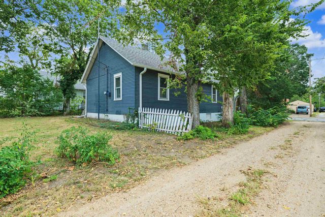 614 Charles St, Salina, KS 67401