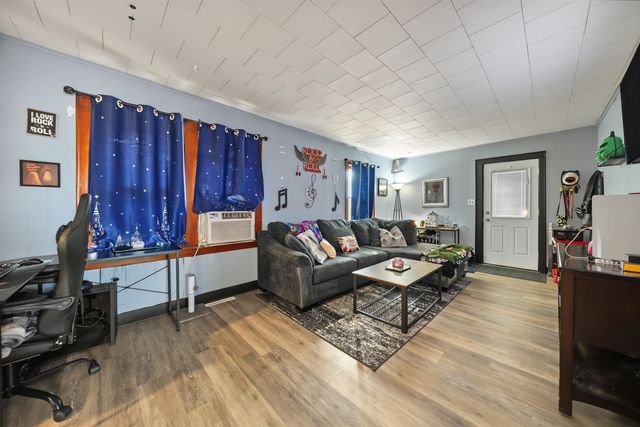 614 Charles St, Salina, KS 67401
