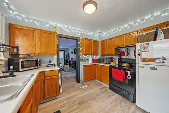 614 Charles St, Salina, KS 67401
