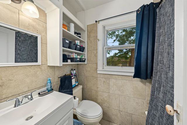 614 Charles St, Salina, KS 67401