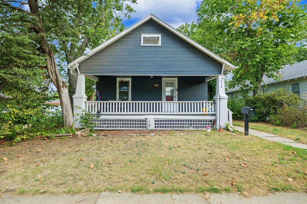 614 Charles St, Salina, KS 67401