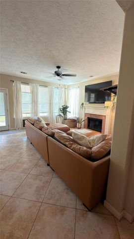 2212 Palm Lagoon Drive, League City, TX 77573