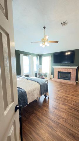 2212 Palm Lagoon Drive, League City, TX 77573