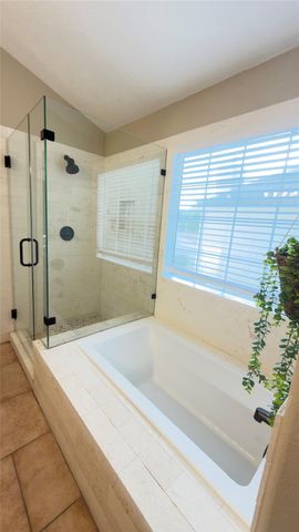 2212 Palm Lagoon Drive, League City, TX 77573