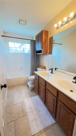 2212 Palm Lagoon Drive, League City, TX 77573