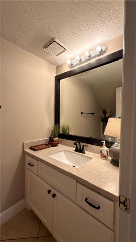 2212 Palm Lagoon Drive, League City, TX 77573