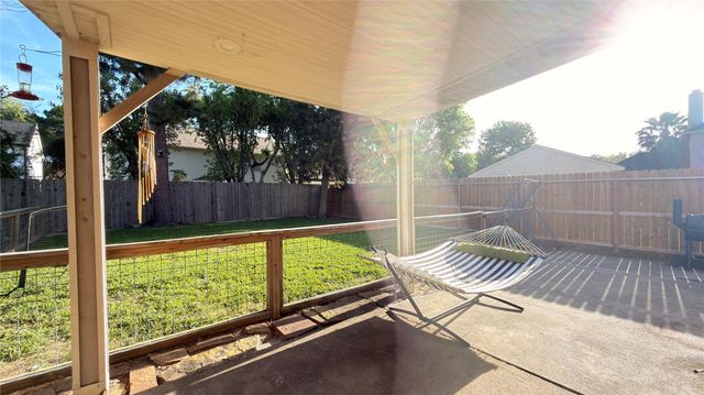 2212 Palm Lagoon Drive, League City, TX 77573